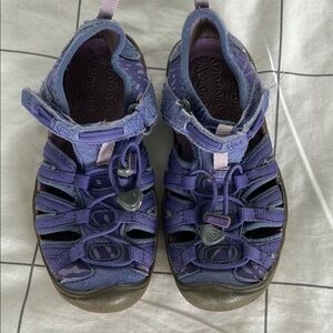 Little kids’ purple Keens size 12